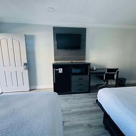 Surestay By Best Western Fresno Central Екстериор снимка