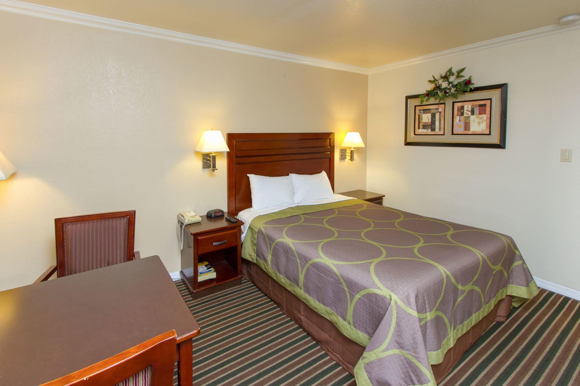 Surestay By Best Western Fresno Central Екстериор снимка