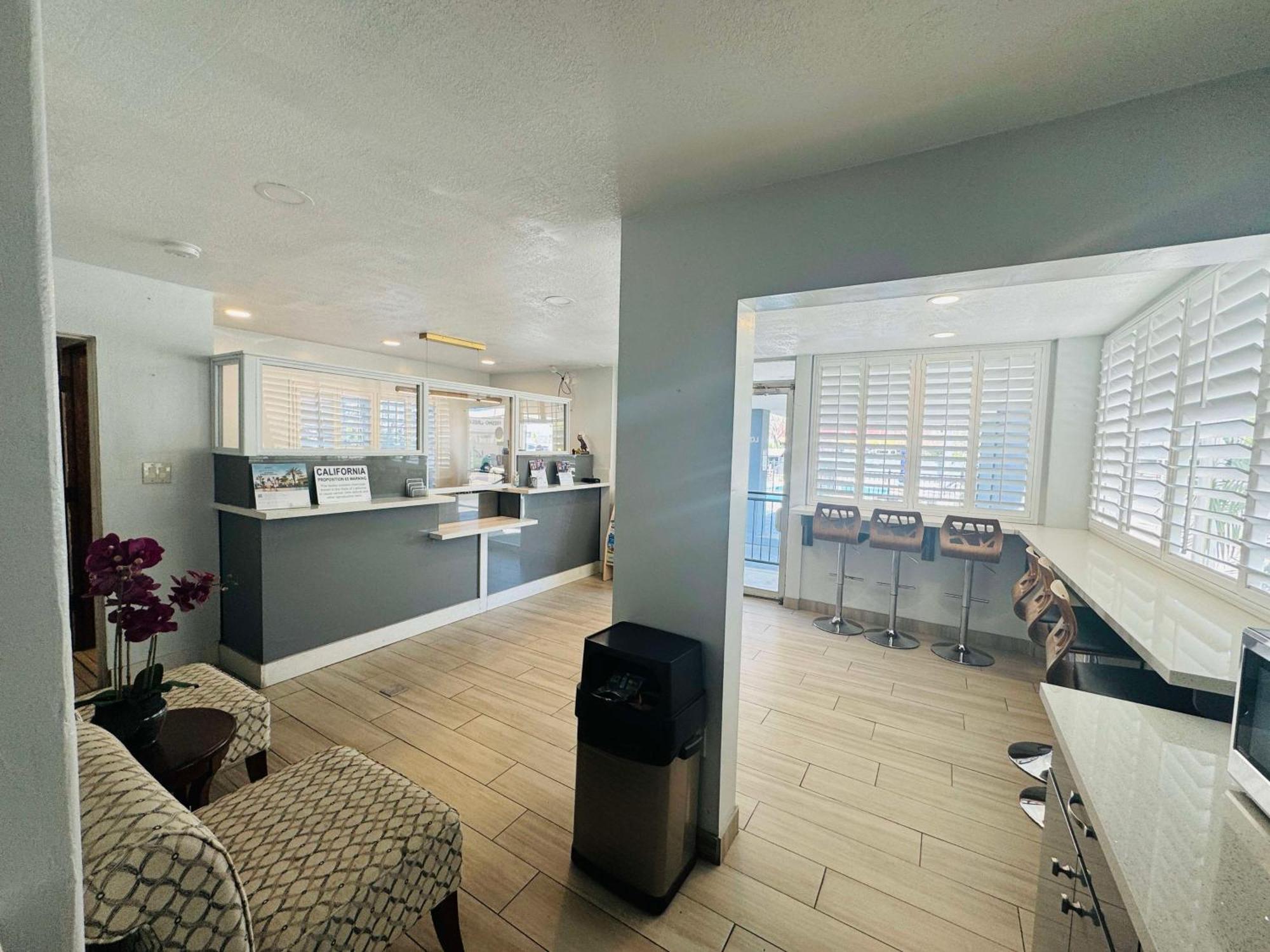 Surestay By Best Western Fresno Central Екстериор снимка