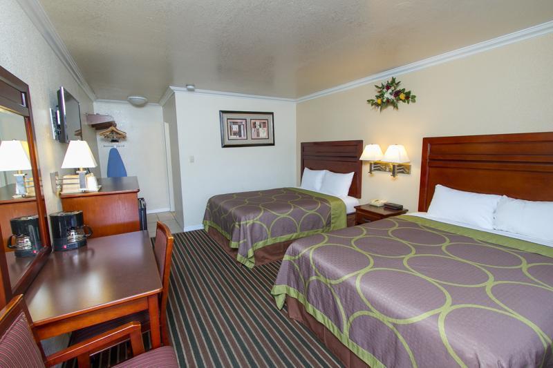 Surestay By Best Western Fresno Central Екстериор снимка