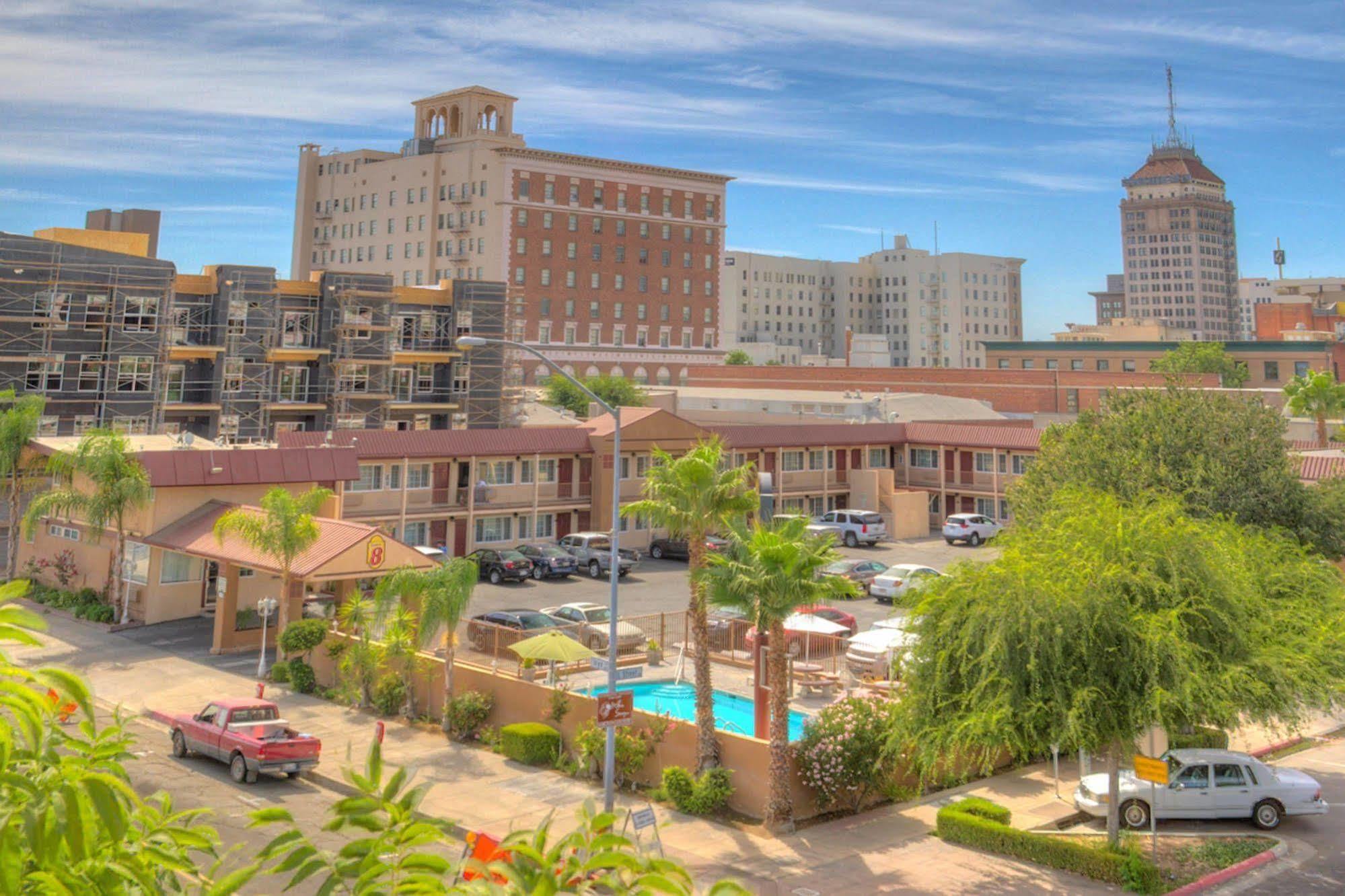 Surestay By Best Western Fresno Central Екстериор снимка