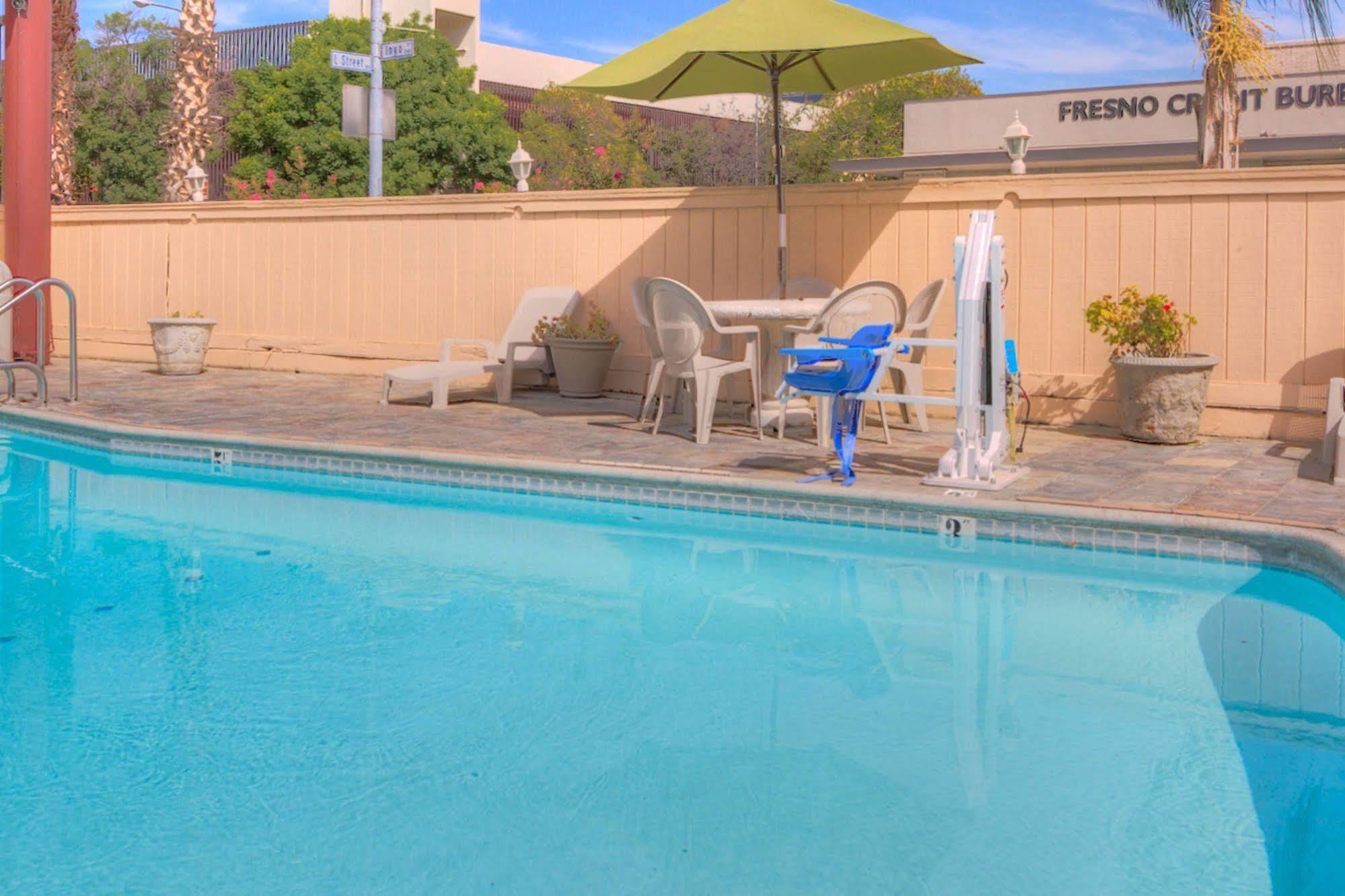 Surestay By Best Western Fresno Central Екстериор снимка